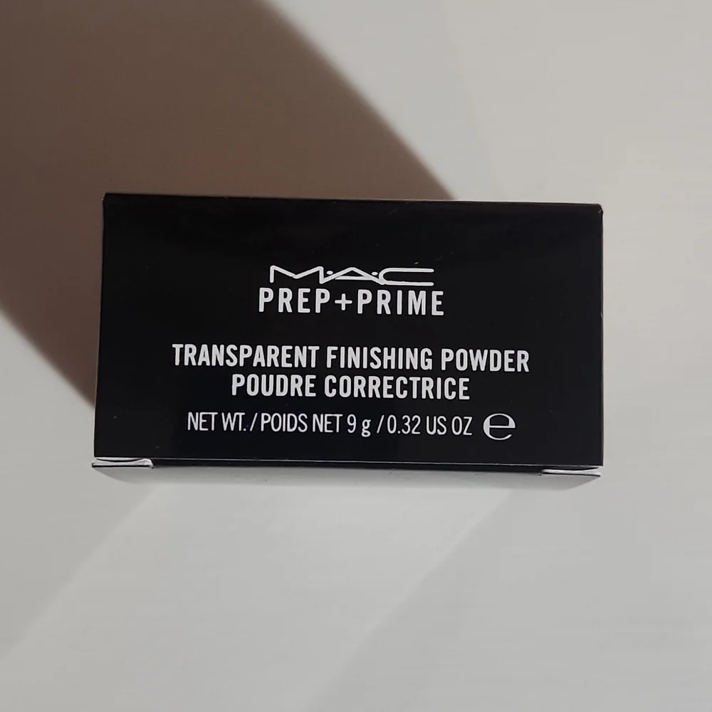 MAC Prep + Prime Transparent Finishing Powder